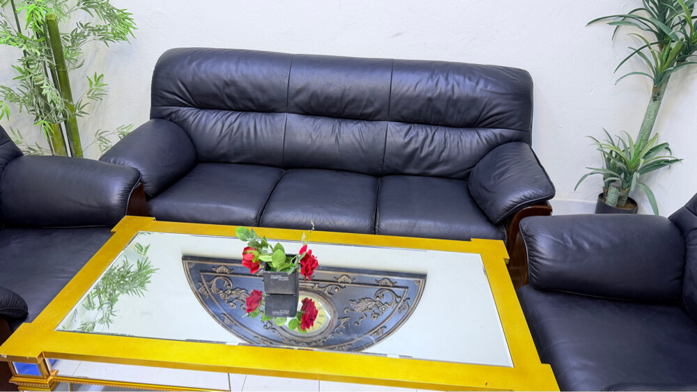 Leather black sofa set good conditi - 6