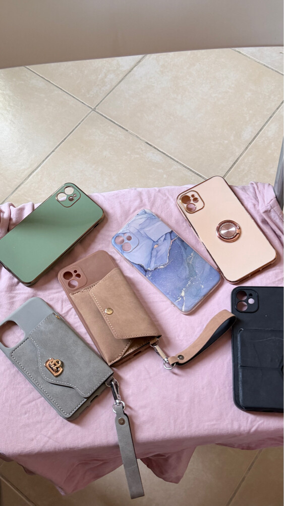 Women's Wallets & iPhone 11 Cases - 4