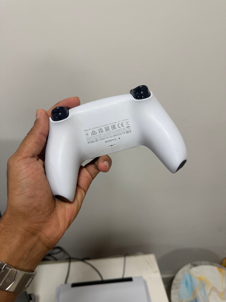 ps5 controller  - 2