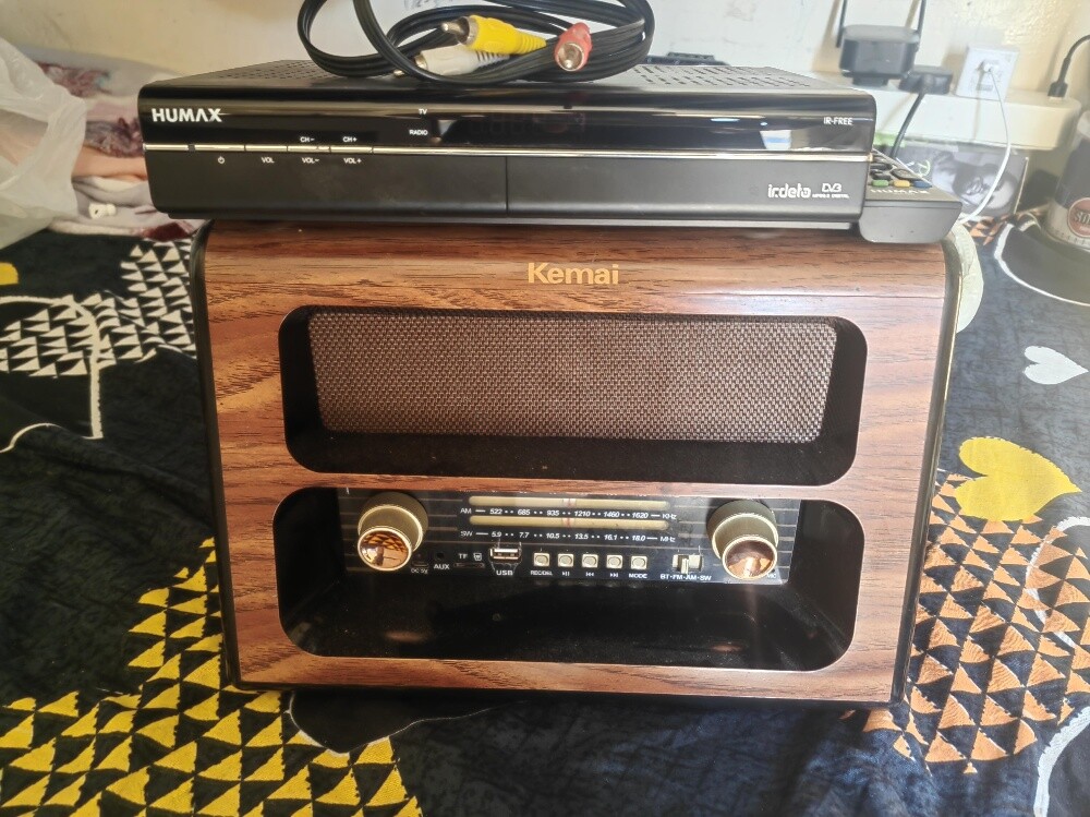 humax receiver & fm radio. - 4