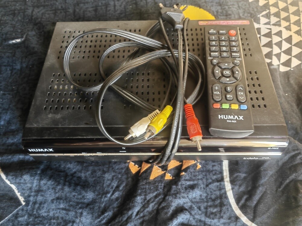 humax receiver & fm radio. - 5
