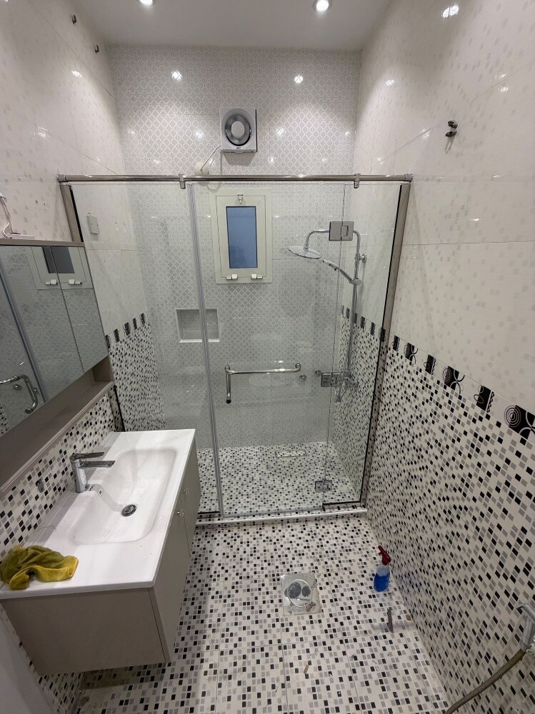 Shower glass partition Work Etc. - 5