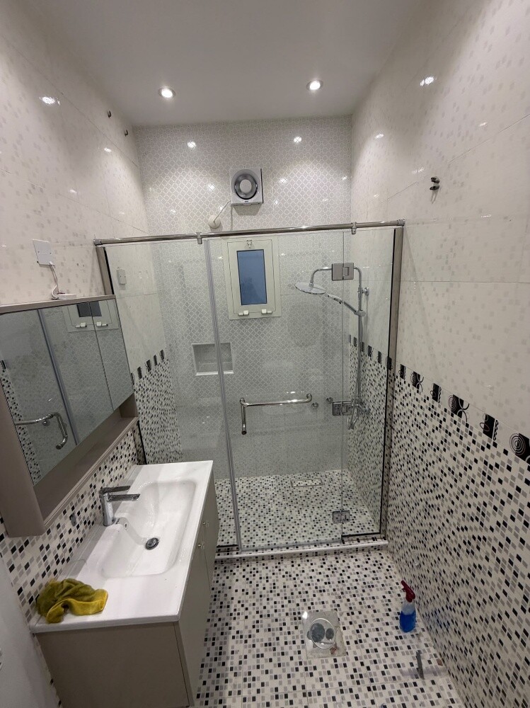 Shower glass partition Work Etc. - 2
