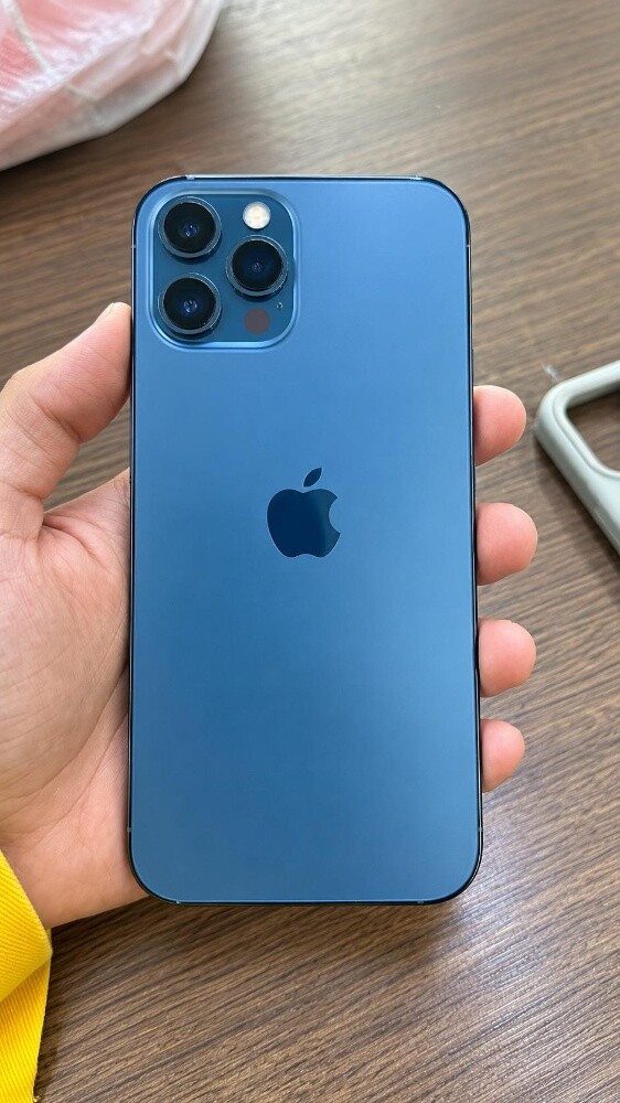 iPhone 12 Pro Max – 512GB - 1