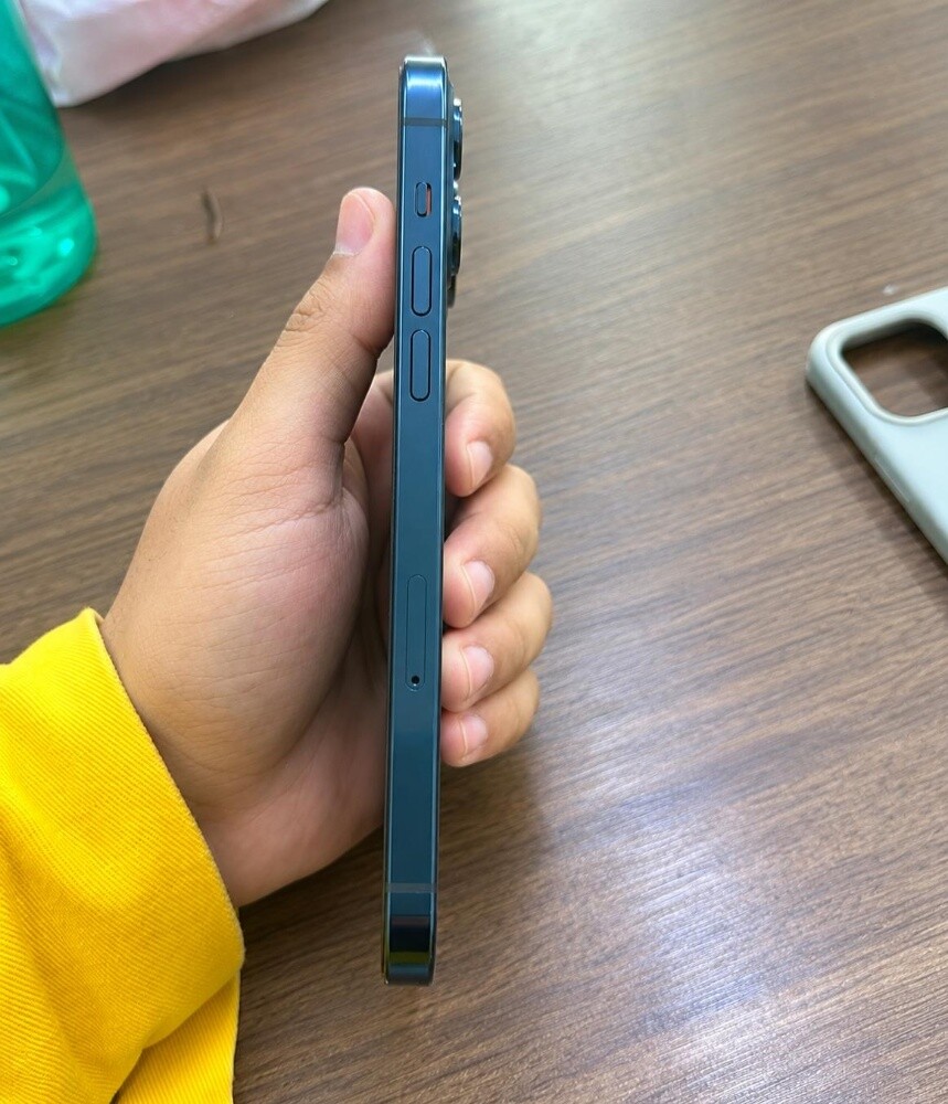 iPhone 12 Pro Max – 512GB - 7