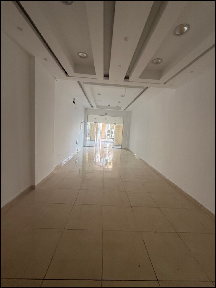 Commercial shops f rent n Gharafa - 3