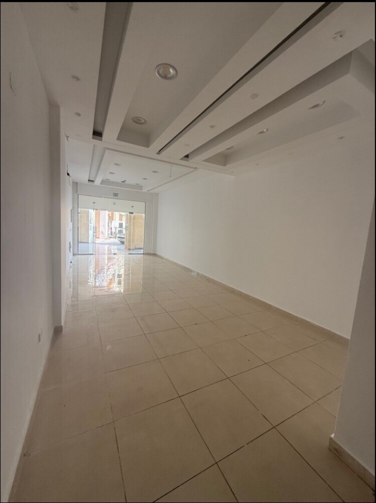 Commercial shops f rent n Gharafa - 2