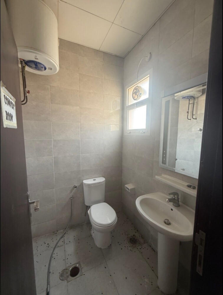 Commercial shops f rent n Gharafa - 5