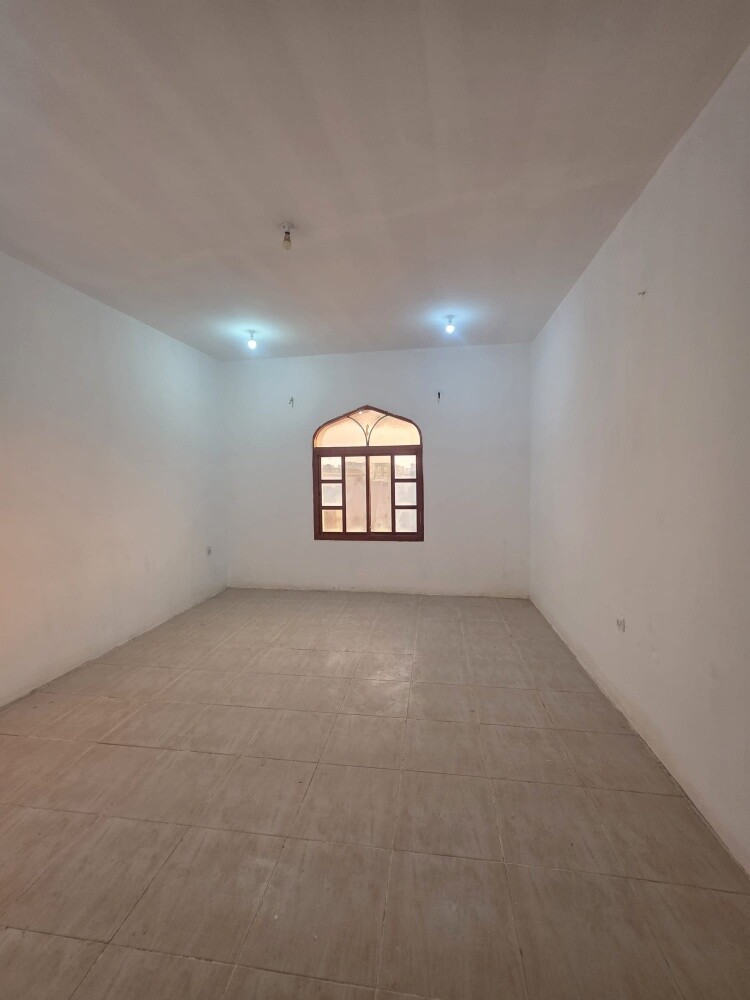 للبيع عماره بني عمران 
. - 4