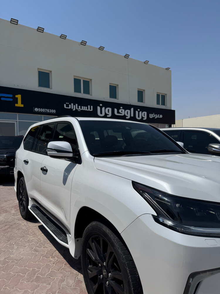 لكزس 2019 ابيض - 4