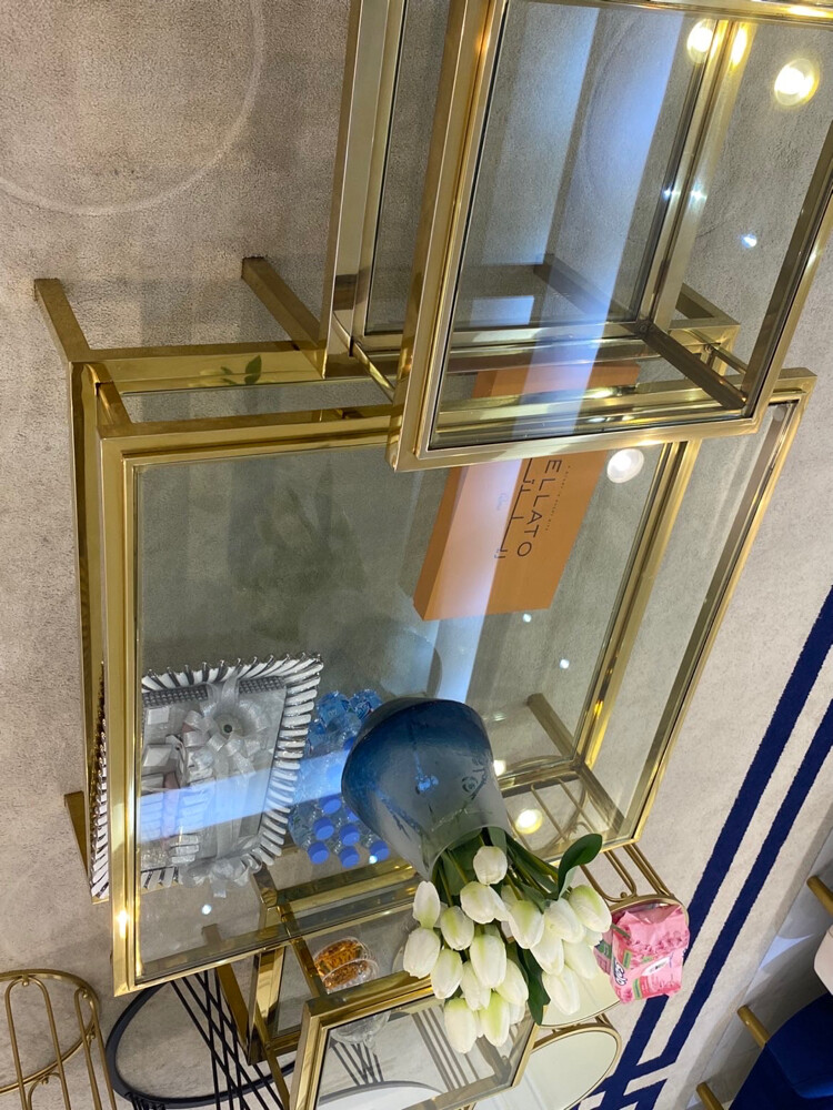 طاولات ذهبية  - 3