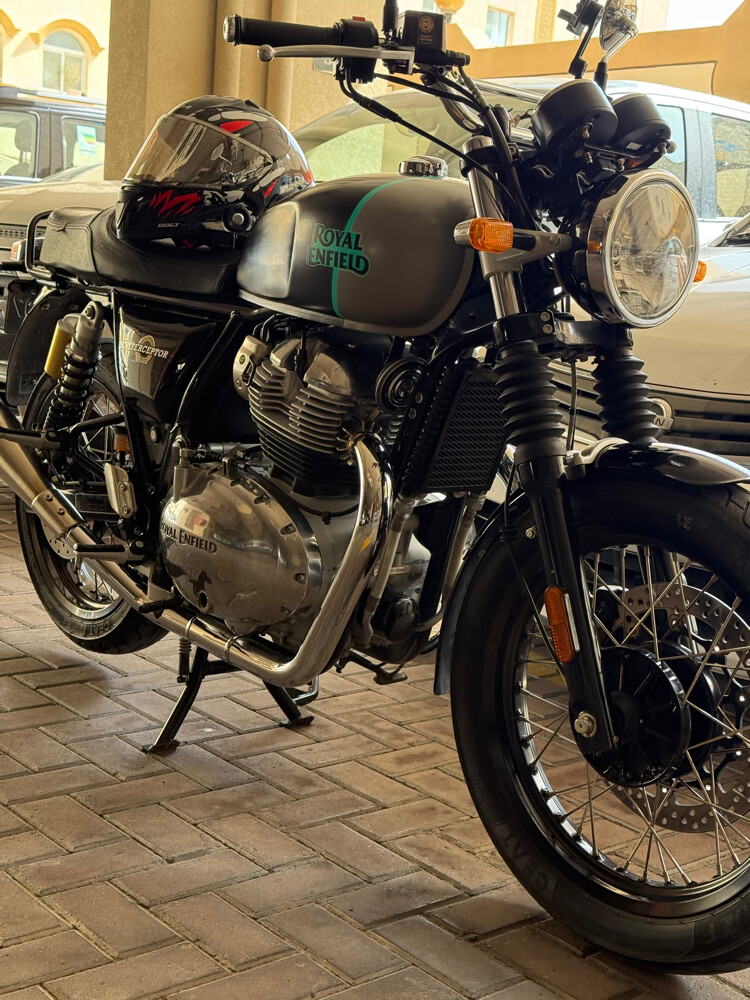 Interceptor 650 - 1