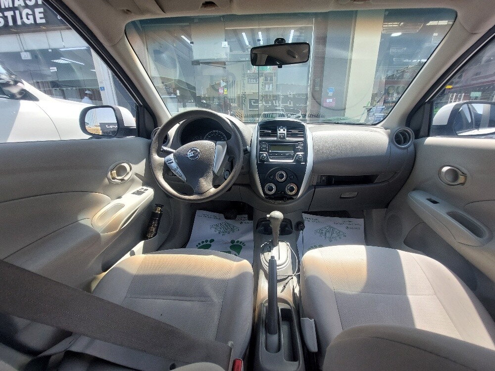 Nissan Sunny 2017 - 4
