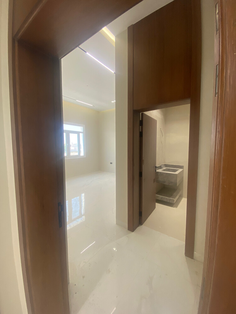فليلا جديدة اول ساكن في المشاف - 10