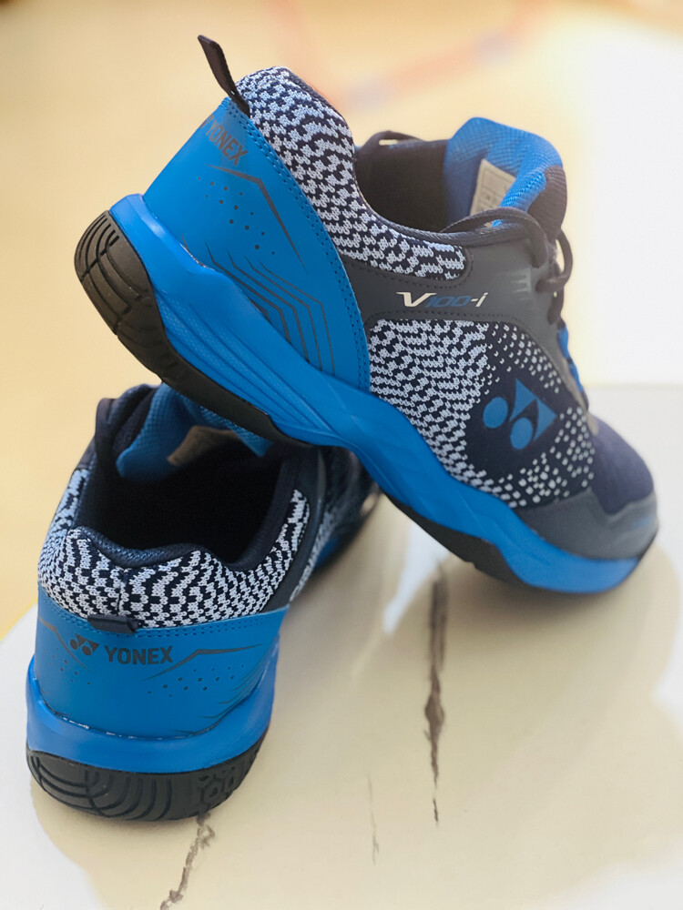 Yonex badminton shoes v100 Original - 4