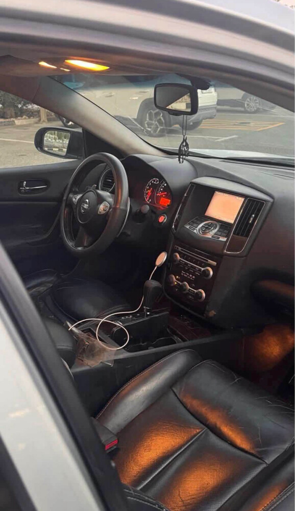 2011 Nissan Maxima 3.5 L V6 - 4