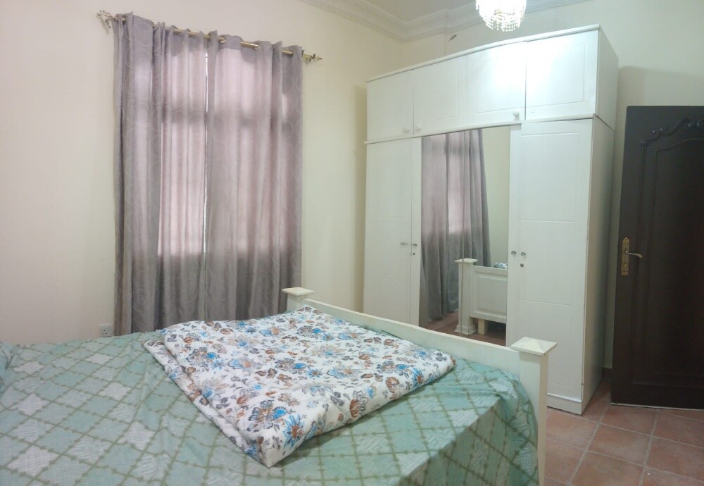 For rent in Bin Omran | Fully furni - 4