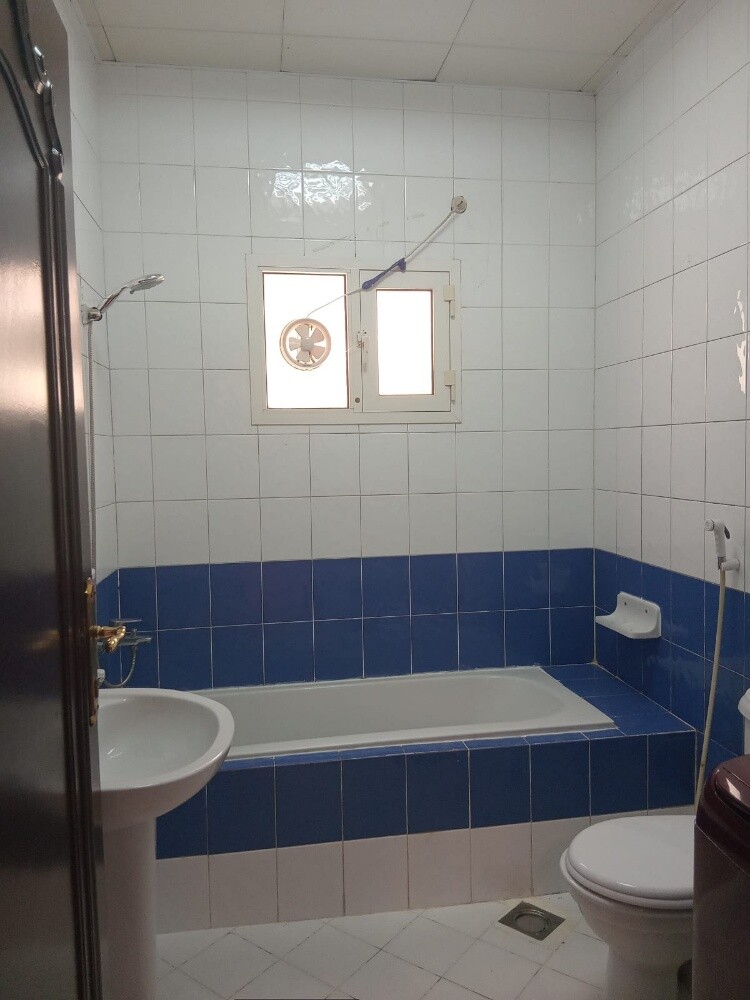 For rent in Bin Omran | Fully furni - 10
