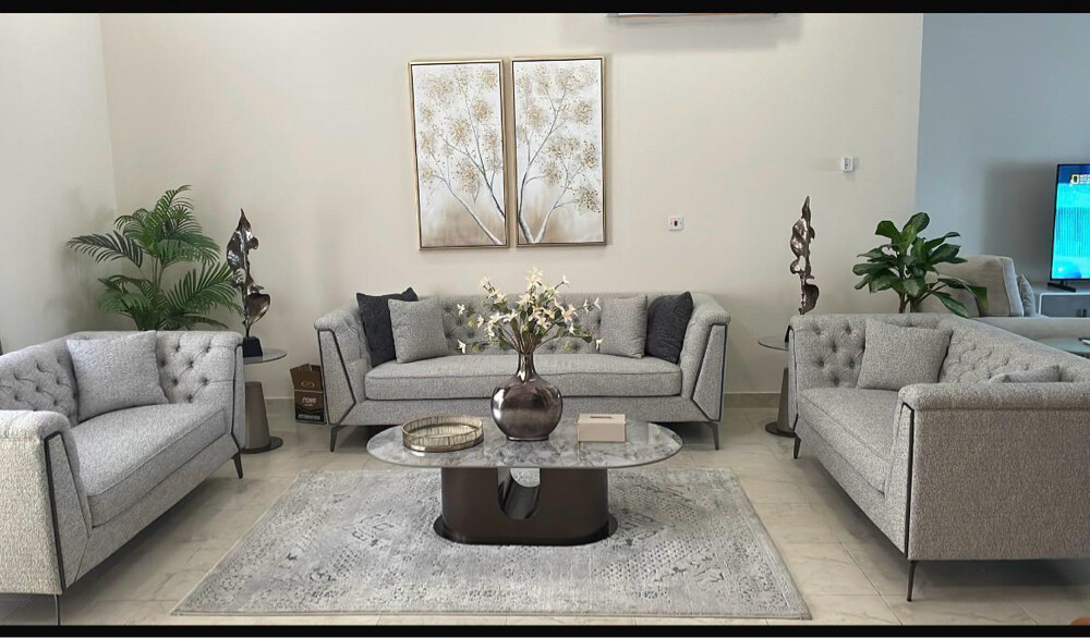 للبيع كنب وطاولات وسجاد وستارة - 3