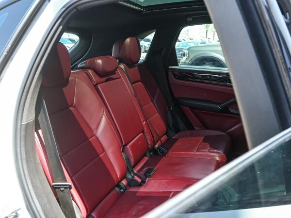Porsche Cayenne 2019 - 8