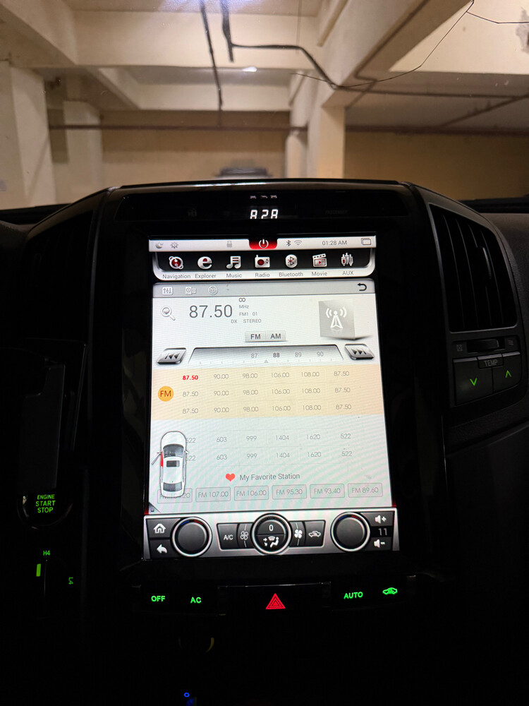 Tesla-style screen for Land Cruiser - 4