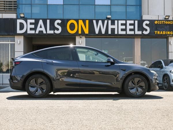 Tesla Model Y 2025 - 4