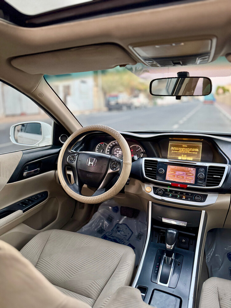 Honda Accord 2015 Full Option - 10
