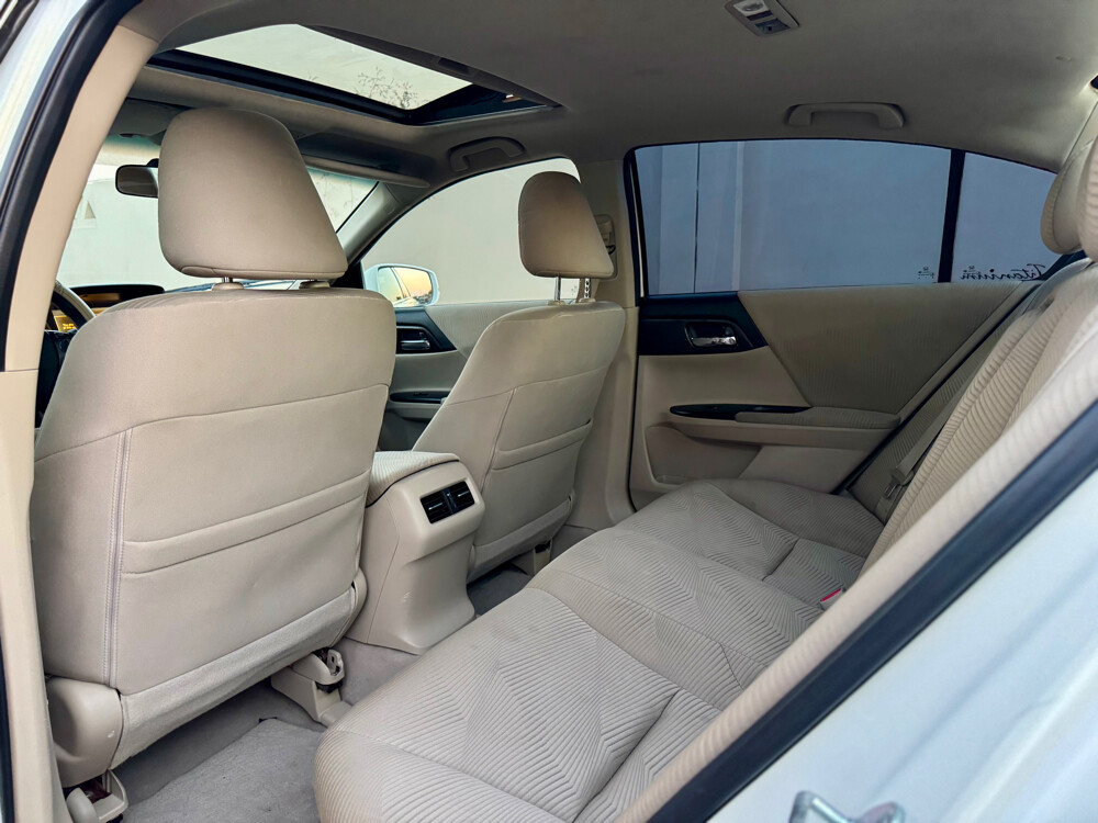 Honda Accord 2015 Full Option - 8