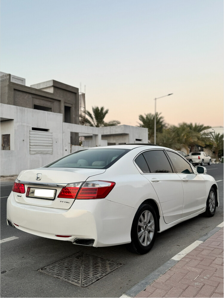 Honda Accord 2015 Full Option - 5