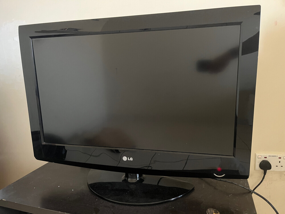 LG TV  - 4