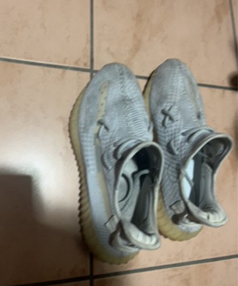 Yeezy shoes  - 2