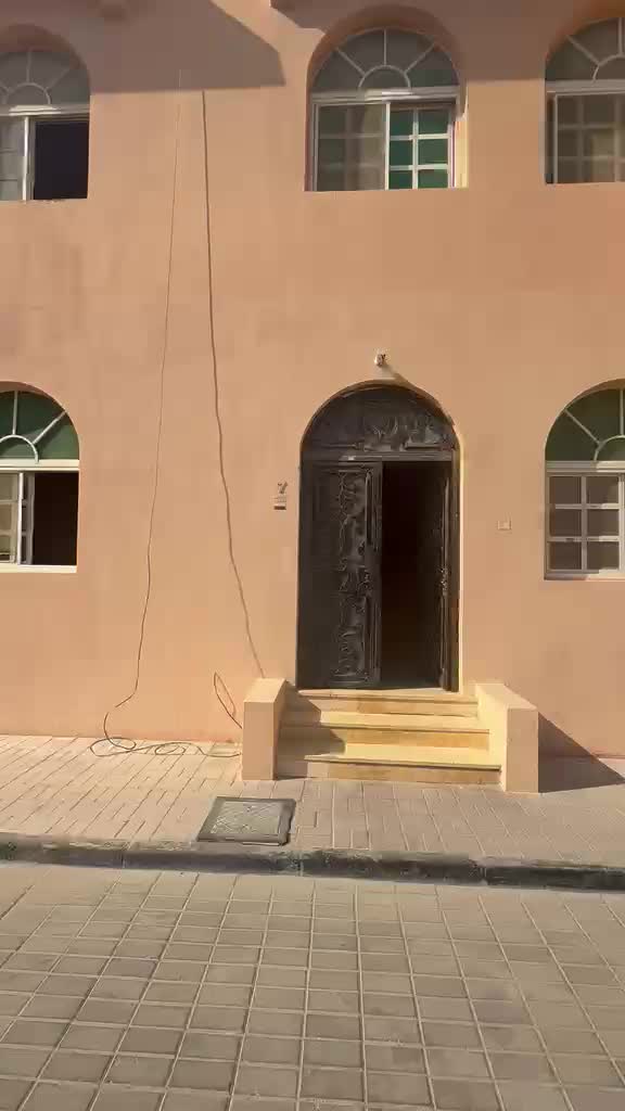 للإيجار فيلا معيذر داخل مجمع - 1
