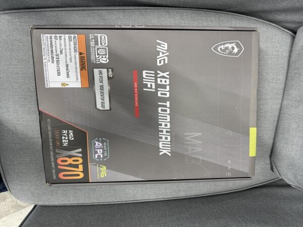 MSI MAG X870 TOMAHAWK - 1