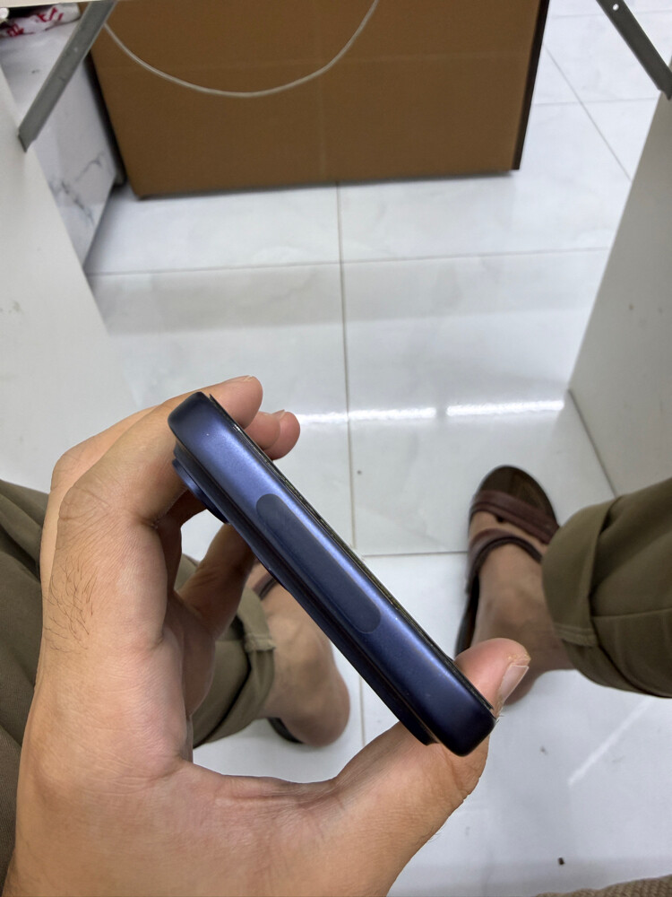 iPhone 17 Pro Max Deep Blue 256gb - 4