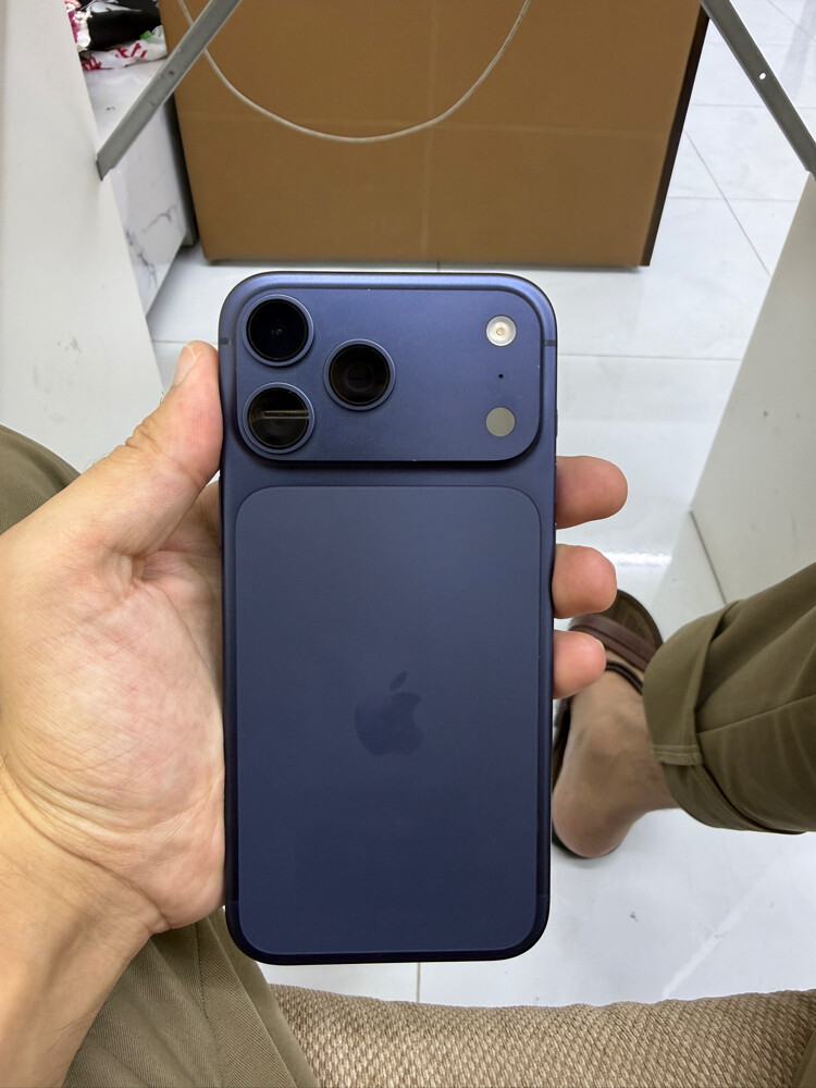 iPhone 17 Pro Max Deep Blue 256gb - 2