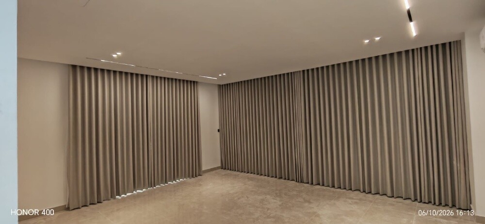 Custom made curtains and blinds wit - 10
