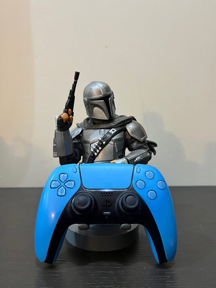 The Mandalorian Controller & Phone - 2