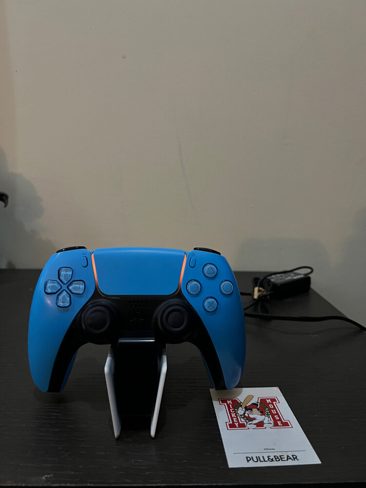 PS5 DualSense Charging Station - 3