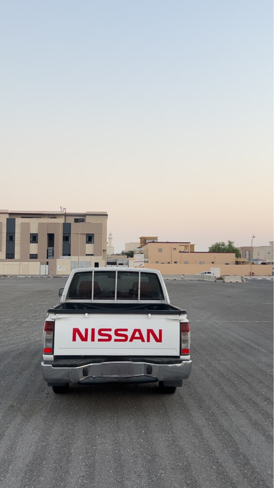 للبيع نيسان بيك اب ددسن - 5