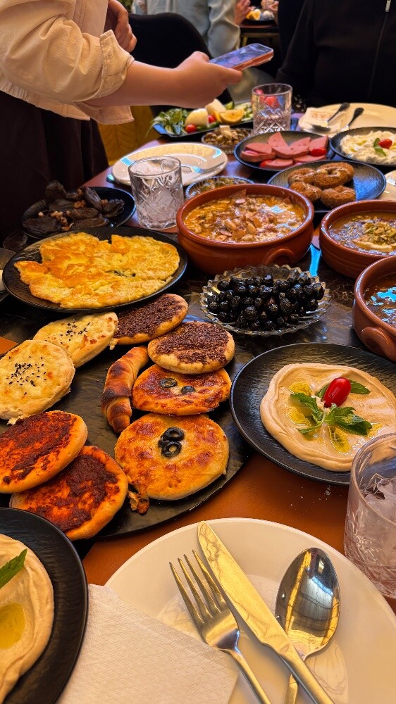 للبيع بخلو بمعدات - 1