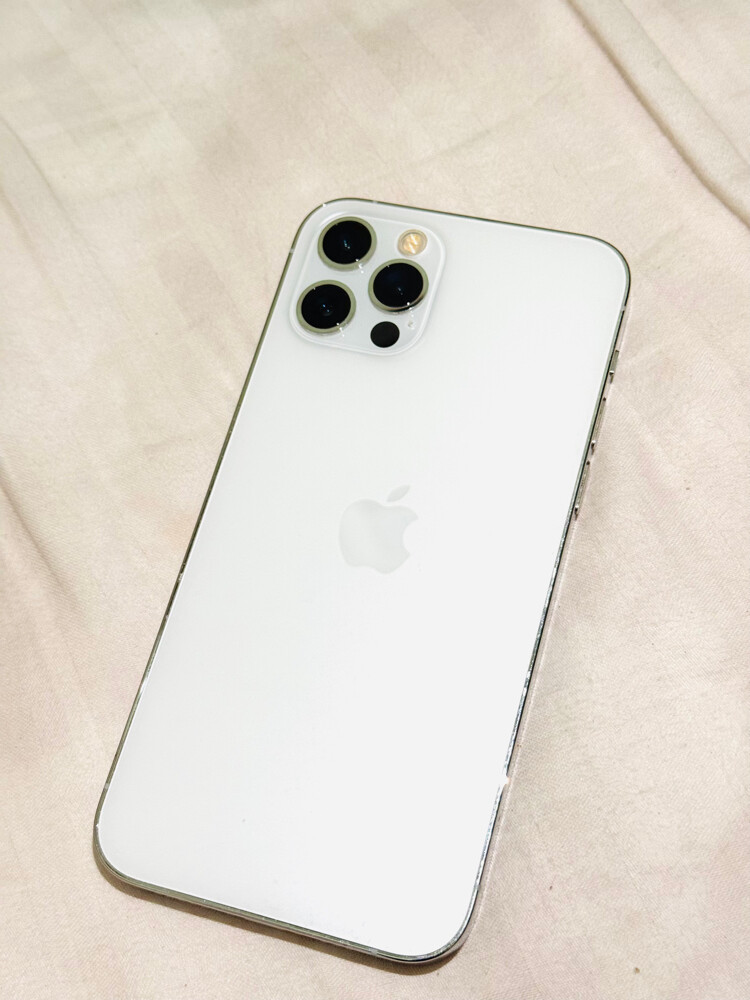 iPhone 12 Pro mint condition - 4