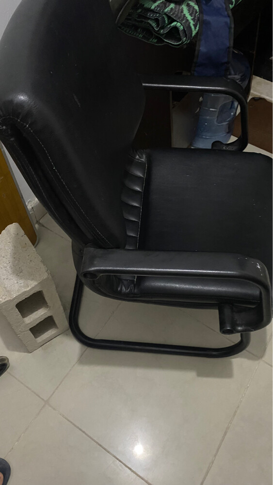 chair perfect condtion - 2