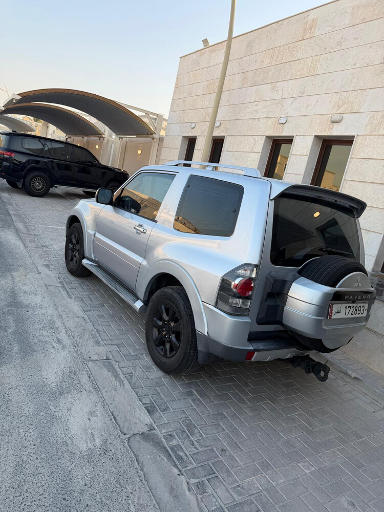 MITSUBISHI PAJERO 2009 - 4