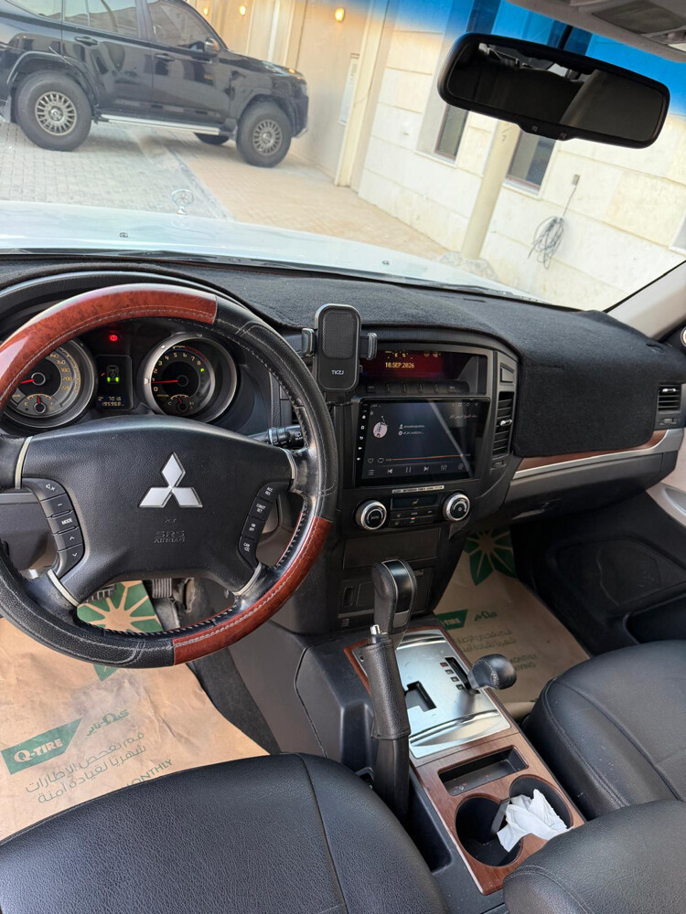 MITSUBISHI PAJERO 2009 - 5