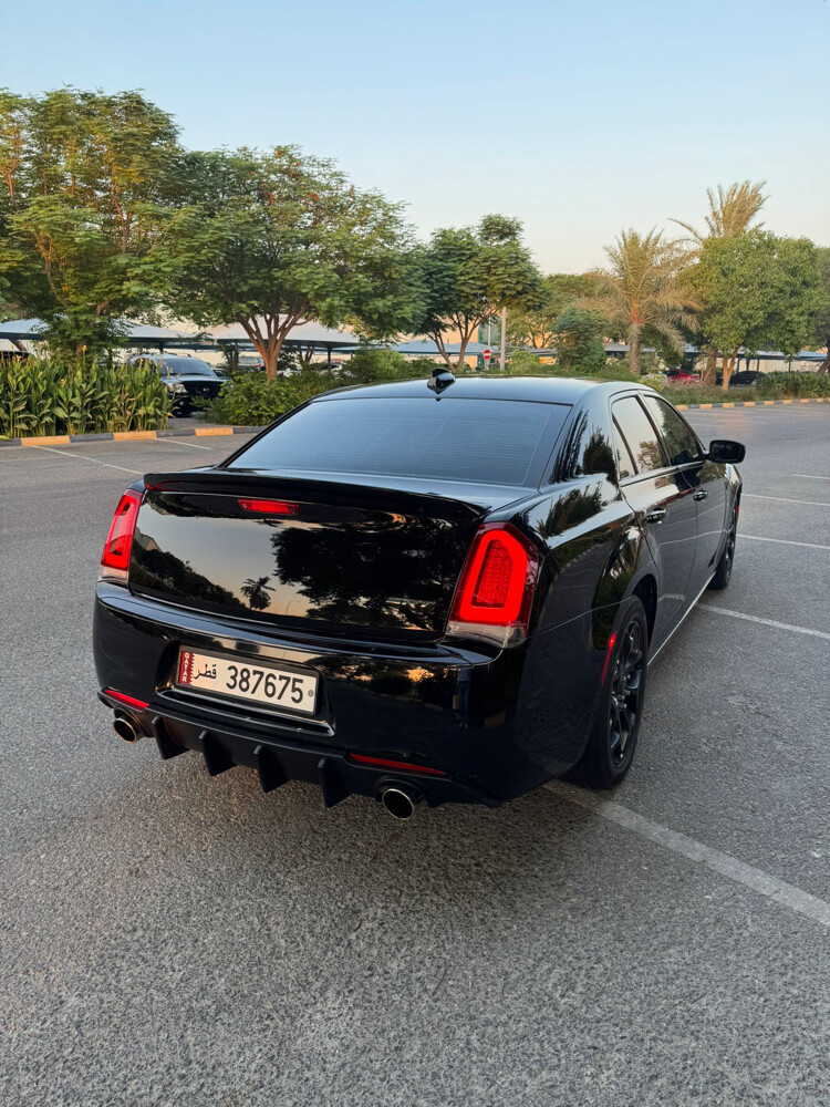 chrysler c300 - 9