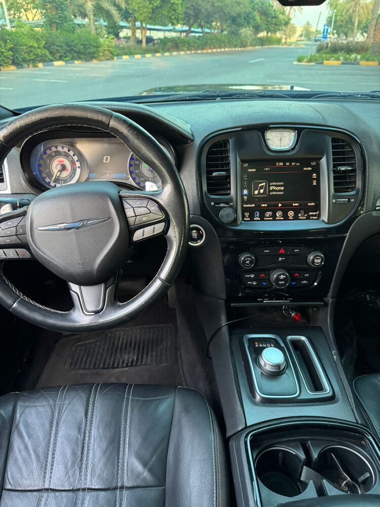 chrysler c300 - 19