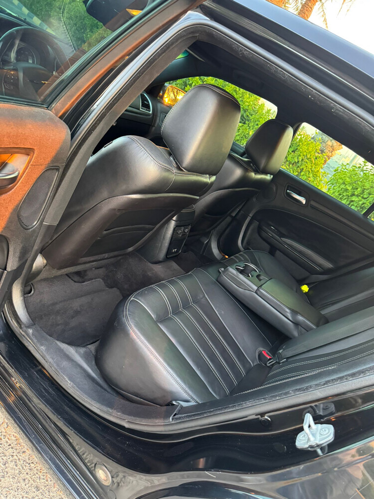 chrysler c300 - 12