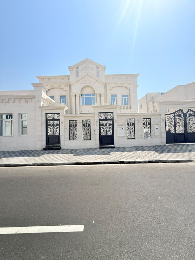 للبيع فيلا بالدفنة - 1