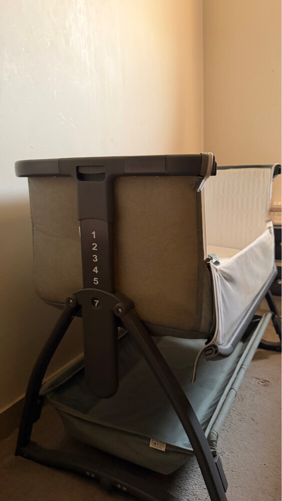 baby crib - 1