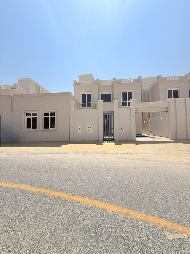 فيلاتين للبيع في ام عبيرية - 1